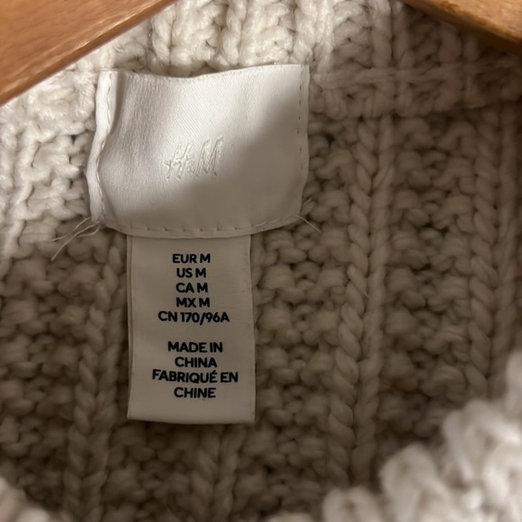 H&M Heavy knit Cream Sweater with Fringe Hem - Picture 2 of 3